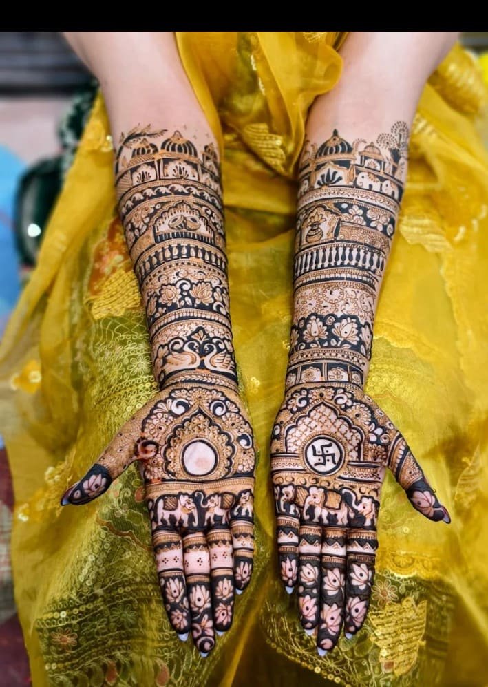 Mehndi by Naaz