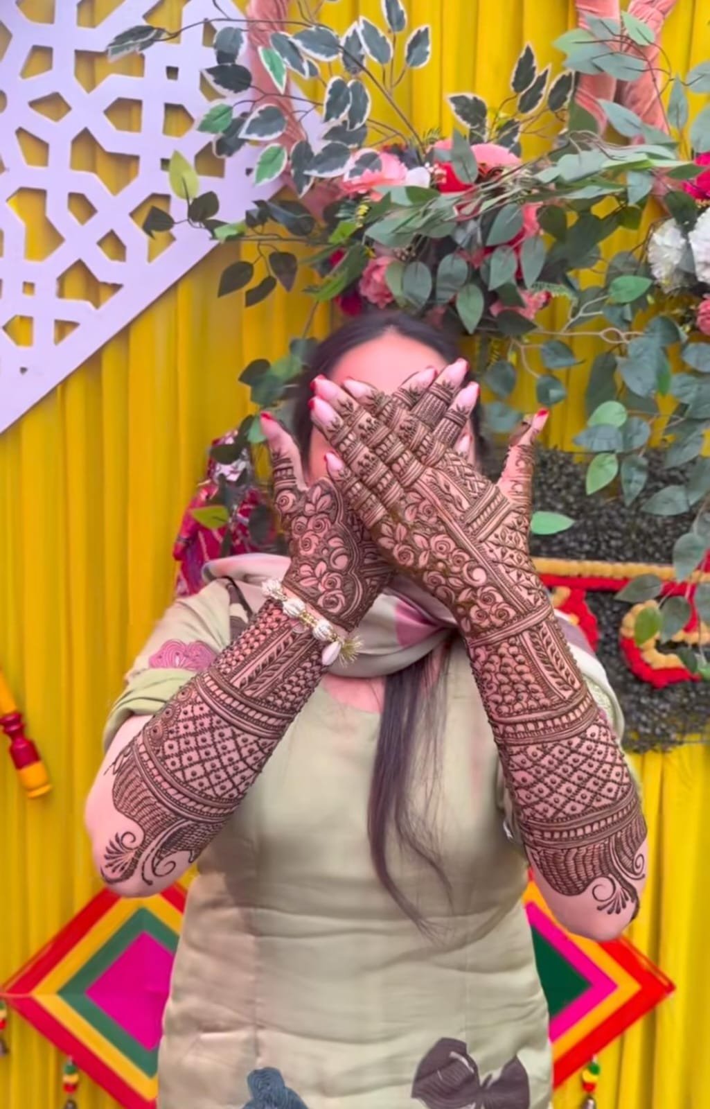 Nahan Mehndi Artist
